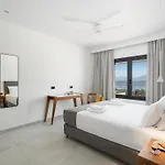 Nemia Luxury * חאניה
